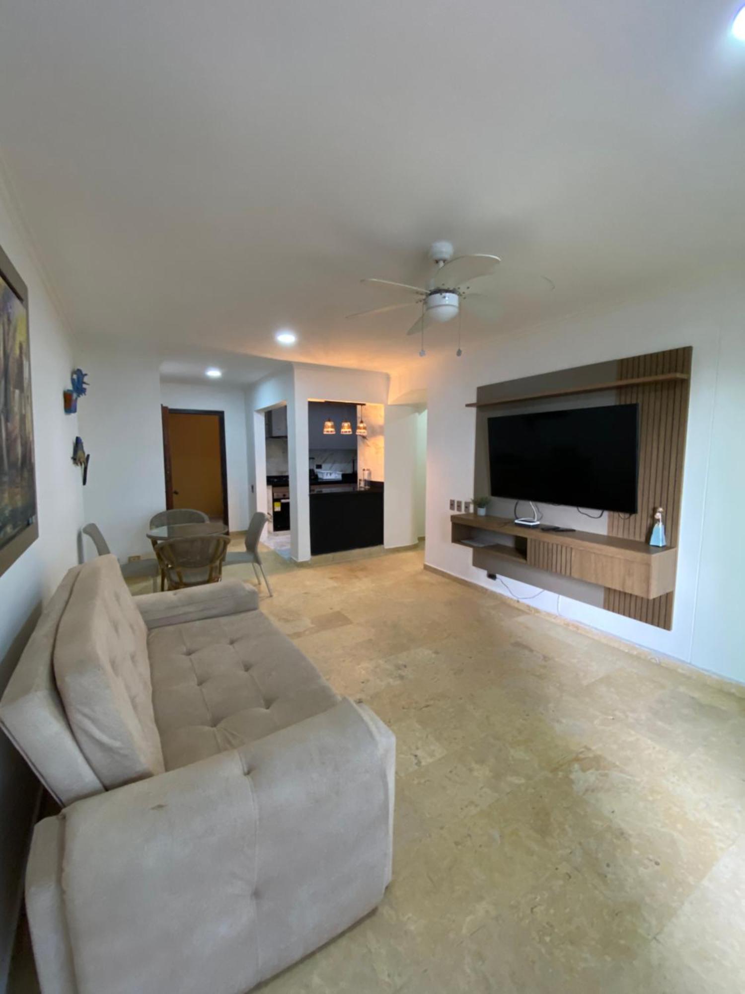 Apartment Yolo Solo Se Vive Vez - Morros